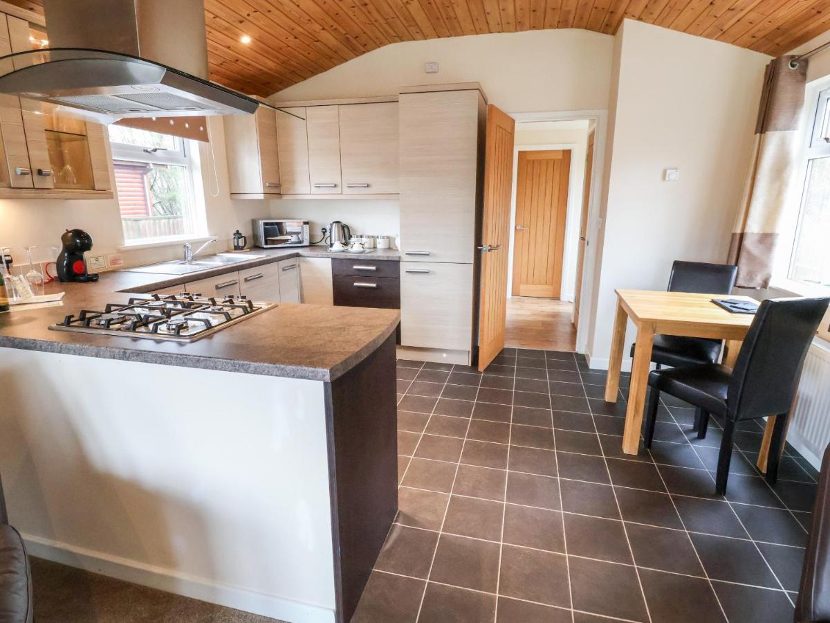 Oak Lodge Hadnall Exterior foto